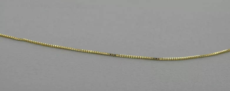 NEW 14K YELLOW GOLD BOX CHAIN, 18" NECKLACE: NEW 14K YELLOW GOLD 18" BOX CHAIN Necklace measures 18" Long x 0.7mm Wide 14K Yellow gold box chain New Stamped 14KT Total weight 1 grams