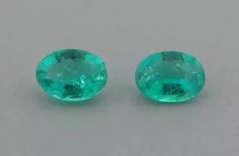 5x3mm MATCHING PAIR OVAL CUT LOOSE NATURAL GREEN COLOMBIAN EMERALD: LOOSE NATURAL COLOMBIAN EMERALD Sale is for 2 oval cut natural Colombian Emerald Matching pair Emeralds measures 5mm x 3mm New, never used before, perfect for jewelry repair