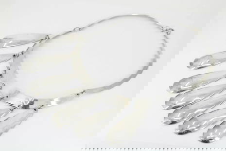 VINTAGE HEAVY STERLING SILVER MEXICO 16" BIB NECKLACE SIGNED "A" 146.5 GRAMS: VINTAGE HEAVY STERLING SILVER MEXICO 16" BIB NECKLACE SIGNED "A" 146.5 GRAMS VINTAGE HEAVY STERLING SILVER MEXICO 16" BIB NECKLACE SIGNED "A" 146.5 GRAMS Description Vintage Heavy Sterling Silver Mexi