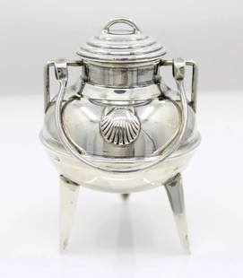 1970 SAINT JAMES SHELL STERLING SILVER SUGAR BOWL: 1970 SAINT JAMES SHELL STERLING SILVER SUGAR BOWL 1970 SAINT JAMES SHELL STERLING SILVER SUGAR BOWL Description 1970 Saint James Shell Sterling Silver Sugar Bowl From Spain Item is in good condition.