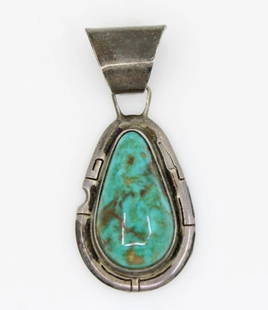 NAVAJO JERRY N PLATERO STERLING SILVER TURQUOISE PENDANT 13.8 GRAMS: NAVAJO JERRY N PLATERO STERLING SILVER TURQUOISE PENDANT 13.8 GRAMS NAVAJO JERRY N PLATERO STERLING SILVER TURQUOISE PENDANT 13.8 GRAMS Description Navajo Jerry N Platero Sterling Silver Turquoise Pen