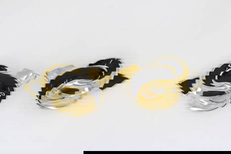 VINTAGE SIGNED GIVENCHY GOLD TONE BLACK ENAMEL MODERNIST TWIST CLIP-ON EARRINGS: VINTAGE SIGNED GIVENCHY GOLD TONE BLACK ENAMEL MODERNIST TWIST CLIP-ON EARRINGS VINTAGE SIGNED GIVENCHY GOLD TONE BLACK ENAMEL MODERNIST TWIST CLIP-ON EARRINGS Description Vintage Signed GIVENCHY