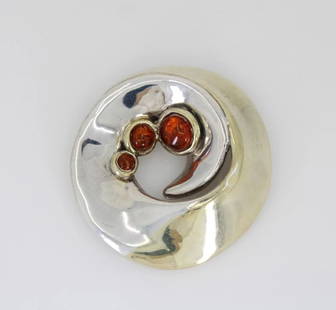 VINTAGE MODERNIST DAVID VARSANO STERLING SILVER TWO TONE AMBER PIN BROOCH 24.9G: VINTAGE MODERNIST DAVID VARSANO STERLING SILVER TWO TONE AMBER PIN BROOCH 24.9G VINTAGE MODERNIST DAVID VARSANO STERLING SILVER TWO TONE AMBER PIN BROOCH 24.9G Description Vintage Modernist David