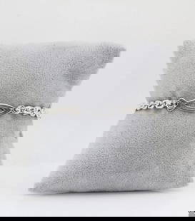 STERLING SILVER 5.7MM ROLO LINK W/ FISH CHARM 7.75" TOGGLE BRACELET 18.3 GRAMS: STERLING SILVER 5.7MM ROLO LINK W/ FISH CHARM 7.75" TOGGLE BRACELET 18.3 GRAMS Description Sterling Silver 5.7mm Rolo Link w/ Fish Charm 7.75" Toggle Bracelet Bracelet is in great condition. May