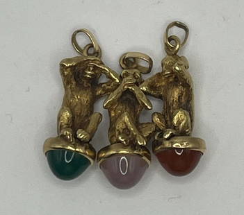 18K YELLOW GOLD SEE NO EVIL, HEAR NO EVIL, SPEAK NO EVIL MONKEYS - 3 CHARMS: 18K YELLOW GOLD SEE NO EVIL, HEAR NO EVIL, SPEAK NO EVIL MONKEYS - 3 CHARMS This 18K yellow gold pendant features three charming monkeys embodying the proverbial principle of "see no evil, hear no