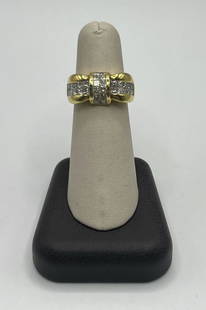 18KT YELLOW GOLD & DIAMOND RING SIZE 6.25: 18KT YELLOW GOLD & DIAMOND RING SIZE 6.25 This stunning 18KT yellow gold ring is a must-have for any fine jewelry collection. The ring is adorned with a beautiful diamond, adding a touch of elegance