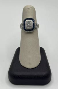 18K WHITE GOLD, DIAMOND & SAPPHIRE RING SIZE 6.5 LOOSE: 18K WHITE GOLD, DIAMOND & SAPPHIRE RING SIZE 6.5 LOOSE Elevate your jewelry collection with this exquisite 18K white gold ring, featuring a stunning sapphire and diamond combination. The ring is desig