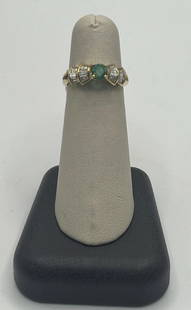 18K YELLOW GOLD, EMERALD & DIAMOND RING SIZE 6: 18K YELLOW GOLD, EMERALD & DIAMOND RING SIZE 6 This stunning ring is made of 18K yellow gold, featuring a beautiful emerald and diamond combination. The green-colored emerald is the main attraction, s