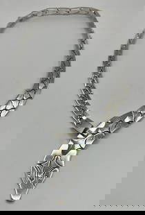 MEXICO STERLING SILVER SNAKE NECKLACE 179.6 GRAMS: MEXICO STERLING SILVER SNAKE NECKLACE 179.6 GRAMS This stunning 20" Mexico sterling silver snake necklace is a must-have for any jewelry collection. Crafted with the highest quality 925 metal purity,