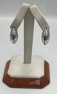STERLING SILVER 3/4 HOOP BALI STYLE BEADED POST EARRINGS (19.5MM): STERLING SILVER 3/4 HOOP BALI STYLE BEADED POST EARRINGS (19.5MM) These sterling silver earrings feature a unique 3/4 hoop Bali style with beautiful beaded detailing. Made of 925 metal purity, these