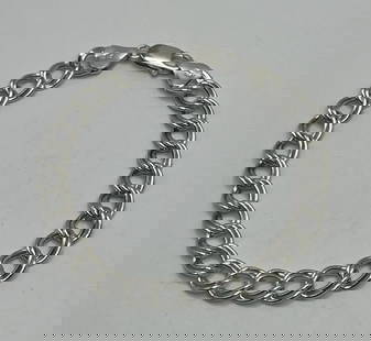 13.5" STERLING SILVER DOUBLE CIRCLE LINK CHARM BRACELET 11.1 GRAMS: 13.5" STERLING SILVER DOUBLE CIRCLE LINK CHARM BRACELET 11.1 GRAMS This is a 13.5" Sterling Silver Double Circle Link Charm Bracelet weighing 11.1 grams. It is crafted from 925 sterling silver and fea