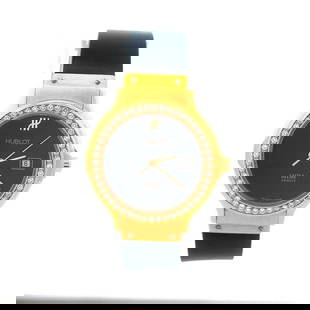 HUBLOT MDM  GOLD LADIES WATCH 18K YELLOW DIAMOND BEZEL DATE RUBBER BAND 28MM: HUBLOT MDM GOLD LADIES WATCH 18K YELLOW DIAMOND BEZEL DATE RUBBER BAND 28MM This is a beautiful classic vintage Hublot women wristwatch, the case, lugs, crown and double fold clasp are crafted from 18