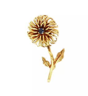 TIFFANY & CO. VINTAGE SAPPHIRE 18K YELLOW GOLD FLOWER BROOCH: TIFFANY & CO. VINTAGE SAPPHIRE 18K YELLOW GOLD FLOWER BROOCH Tiffany & Co. Vintage Sapphire 18k Yellow Gold Flower Brooch Description This lovely authentic vintage brooch is from Tiffany & Co. It is