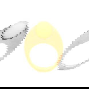 PIERRE CARDIN GEMSTONE GOLD RING 14K YELLOW OVAL FLAT STYLE: PIERRE CARDIN GEMSTONE GOLD RING 14K YELLOW OVAL FLAT STYLE This is a modernist style ring by Pierre Cardin, it has a flat ova shape with high bridge and a round half bezel set disc shape beige color
