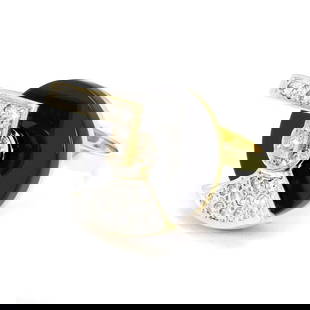 18KTWO TONE GOLD DIAMOND & ONYX FANCY SPINNER RING SIZE - 7: 18KTWO TONE GOLD DIAMOND & ONYX FANCY SPINNER RING SIZE - 7 18kTwo Tone Gold Diamond & Onyx Fancy Spinner Ring Size - 7 Description This is an interesting design ring, it is crafted from 18k yellow an