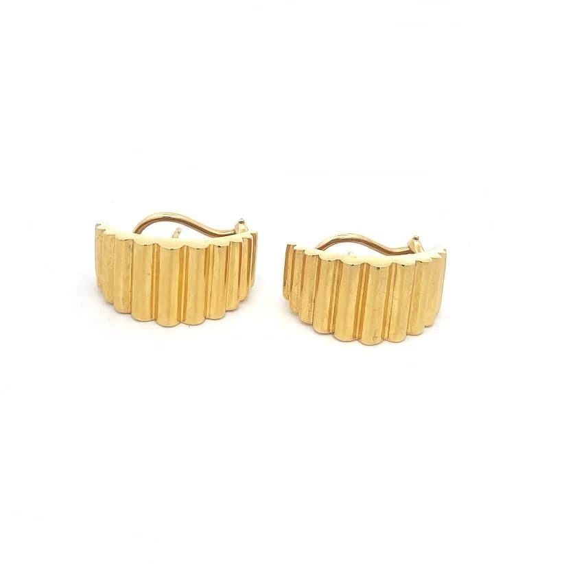 TIFFANY & CO. 18K GOLD HUGGIE EARRINGS YELLOW CURVED RIB STYLE (1 of 2)