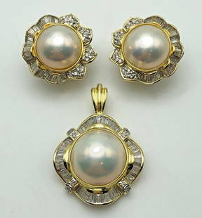 14K GOLD PENDANT AND EARRINGS SET, WITH PEARLS AND 3.5CTS OF DIAMONDS: 14K GOLD PENDANT AND EARRINGS SET, WITH PEARLS AND 3.5CTS OF DIAMONDS 14k Gold Pendant and Earrings Set, with Pearls and 3.5cts of Diamonds Condition: Used, has been cleaned Material: 14k Yellow Gold