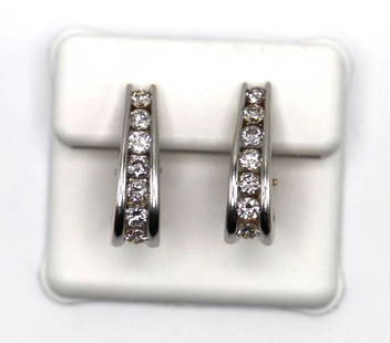 14K WHITE GOLD HALF HOOPS STYLE EARRINGS WITH 1CTW DIAMONDS AND OMEGA BACKS: 14K WHITE GOLD HALF HOOPS STYLE EARRINGS WITH 1CTW DIAMONDS AND OMEGA BACKS 14k White Gold Half Hoops style Earrings with 1cts Diamonds and Omega Backs You are bidding on a 14k White Gold Half Hoops s