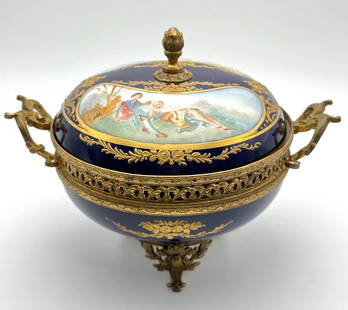 ANTIQUE SEVRES CHATEAU DE LONGPRE BONBONNIERE PORCELAIN BRONZE ORMOLU BOWL: ANTIQUE SEVRES CHATEAU DE LONGPRE BONBONNIERE PORCELAIN BRONZE ORMOLU BOWL Antique Sevres Chateau De Longpre Bonbonniere Porcelain Bronze Ormolu Bowl Condition: Antique Material: Bronze, Ceramic, and