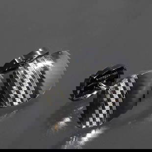 CHAUMET DANDY DIAMOND CUFFLINKS MEN'S BLACK CERAMIC STEEL AUTHENTIC: CHAUMET DANDY DIAMOND CUFFLINKS MEN'S BLACK CERAMIC STEEL AUTHENTIC E1023 Style : Cufflinks Size & Length (Approx.) : 1.5×1.5cm Material : Steel / Ceramic Main Stone : Diamond 20 stone Total weight (