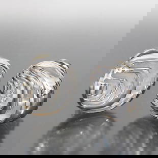 DAMIANI DAMIANISSIMA SHELL DIAMOND EARRINGS SV925 NEWLY POLISHED: DAMIANI DAMIANISSIMA SHELL DIAMOND EARRINGS SV925 NEWLY POLISHED 5645A Style : Clip Earrings (silicone clip) Size (Approx.) : 2x 1.8 cm Material : Silver 925 Main Stone : Shell x Diamond total10P Tota