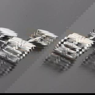 BULGARI PARENTESI CUFFLINKS MEN'S: BULGARI PARENTESI CUFFLINKS MEN'S AG925 E1539 Style : Cufflinks Size & Length (Approx.) : 2cm Material : Silver 925 Main Stone : None Total weight (Approx.) : 11.7g Additional Parts: Dedicated Pouch,