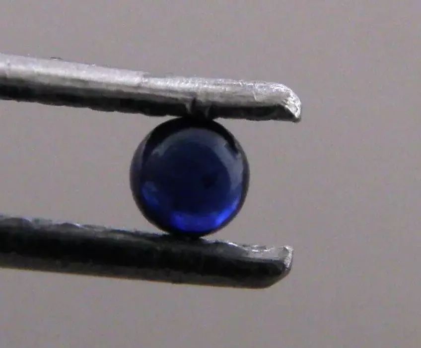 LOOSE NATURAL BLUE SAPPHIRE CABOCHON Sale is for 1 round cabochon natural blue sapphire Sapphires: LOOSE NATURAL BLUE SAPPHIRE CABOCHON Sale is for 1 round cabochon natural blue sapphire Sapphires measures 2.5mm in diameter If you purchase 2 and want matching pair please let me know. New, never use