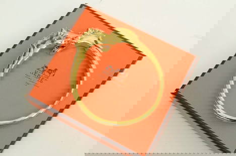 AUTHENTIC HERMES GOLD GP SLIP ON BRACELET HORSE HEADS BANGLE JEWELRY ACCESSORY: AUTHENTIC HERMES GOLD GP SLIP ON BRACELET HORSE HEADS BANGLE JEWELRY ACCESSORY Hermes Paris Gold Closed Bangle Manufactured: France Female, Ladies Horse, Animals, Equestrian Diameter: 55mm Thickness: