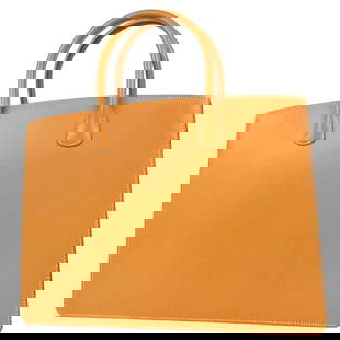 HERMES NATURAL VACHE WHITE BUS GM TOTE BAG: HERMES NATURAL VACHE WHITE BUS GM TOTE BAG Hermes White Bus GM Tote Bag Description OUTSIDE: A+: VERY GOOD CONDITION!! Minor scuffs and stains. INSIDE: SA: GREAT CONDITION!! S : New or new without a t
