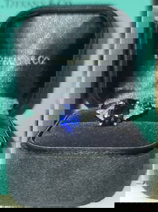 TIFFANY’S & CO VINTAGE PLATINUM ENGAGEMENT RING 4.00CT.NATURAL BLUE SAPPHIRE: TIFFANY’S & CO VINTAGE PLATINUM ENGAGEMENT RING 4.00CT.NATURAL BLUE SAPPHIRE This beautiful Tiffany & Co vintage platinum ring features a 4.00ct natural blue sapphire. The oval-shaped sapphire is se