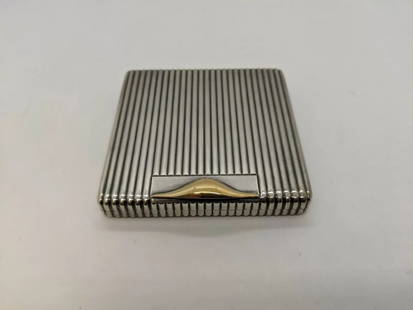 ALFRED DUNHILL PARIS STERLING SILVER & 18K GOLD MAKE UP COMPACT MIRROR CASE: ALFRED DUNHILL PARIS STERLING SILVER & 18K GOLD MAKE UP COMPACT MIRROR CASE Alfred Dunhill Paris Sterling Silver & 18K Yellow Gold Make Up Compact Case W/ Mirror Dimensions - 2.85" L x 2.85" W x 0.43
