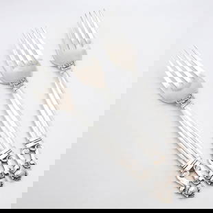 GEORG JENSEN JOHAN ROHDE STERLING SILVER ACORN LARGE DINNER FORK 7.75": GEORG JENSEN JOHAN ROHDE STERLING SILVER ACORN LARGE DINNER FORK 7.75" Vintage Georg Jensen Design by Johan Rohde Sterling Silver Acorn Pattern Large Dinner Fork Length - 7.75" Est. Retail - $260 USD