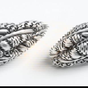 JAI JOHN HARDY STERLING SILVER TWIST DOME RING SIZE 7.5: JAI JOHN HARDY STERLING SILVER TWIST DOME RING SIZE 7.5 JAi by John Hardy Sterling Silver Twist Dome Ring Size - 7.5 Band Width - 4.5mm Height - 15mm Total Weight - 6.4 Grams Hallmark - JAi 925 THAILA