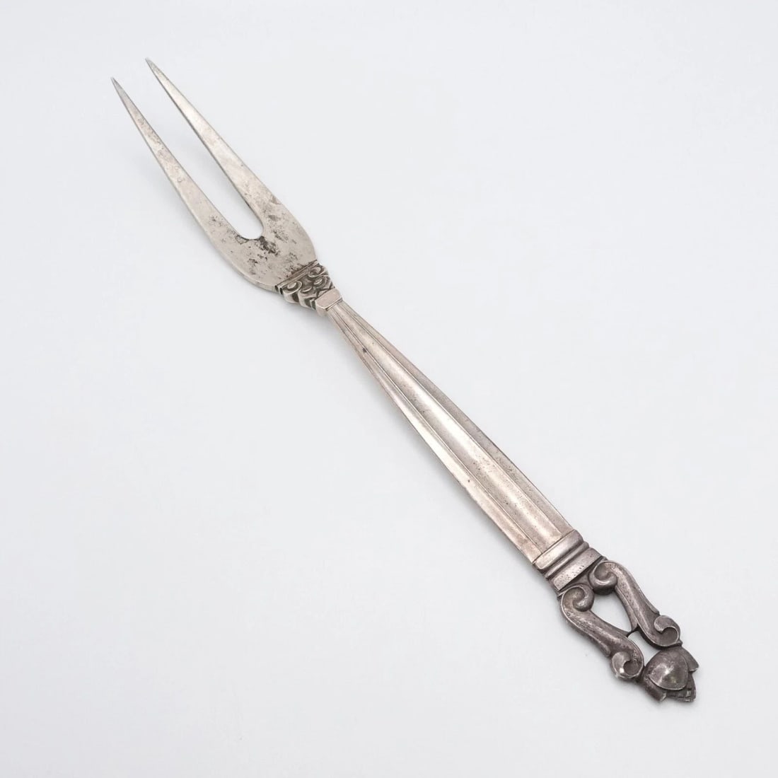 GEORG JENSEN JOHAN ROHDE STERLING SILVER ACORN SERVING MEAT FORK 2 TINES 7.8": GEORG JENSEN JOHAN ROHDE STERLING SILVER ACORN SERVING MEAT FORK 2 TINES 7.8" Vintage Georg Jensen Design by Johan Rohde Sterling Silver Acorn Pattern Serving Meat Fork 2 Tines Length - 7.8" Est. Reta