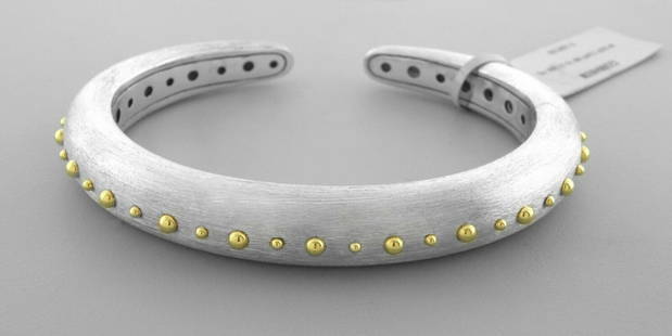NEW JOHN HARDY 18K GOLD STERLING SILVER DOT HINGED CUFF: JOHN HARDY 18K GOLD STERLING SILVER CUFFCuff will fit upto 7.25" wrist Width is 0.40" at the widestNew with tag John Hardy 18k yellow gold brushed Sterling silver hinged cuff bangle Stamped JH 925 18K