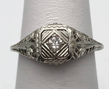 18K WHITE GOLD OLD FILIGREE RING WITH SOLITAIRE 0.10CT DIAMOND   SIZE: 5.5: 18K WHITE GOLD OLD FILIGREE RING WITH SOLITAIRE 0.10CT DIAMOND SIZE: 5.5 18k White Gold old Filigree Ring with solitaire 0.10ct Diamond Condition: Used, has been cleaned Material: 18k White Gold Ring