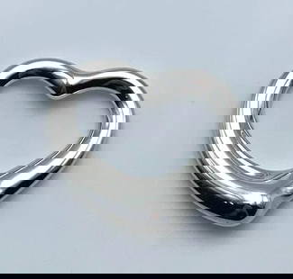 TIFFANY & CO. ELSA PERETTI LARGE OPEN HEART PENDANT 925 STERLING SILVER 35X33MM: TIFFANY & CO. ELSA PERETTI LARGE OPEN HEART PENDANT 925 STERLING SILVER 35X33MM Tiffany & Co. Elsa Peretti Large Open Heart Pendant 925 Sterling Silver You are bidding on a Tiffany & Co. Elsa Peretti