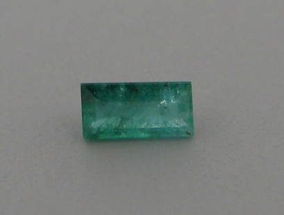 0.24ct NATURAL COLOMBIAN GREEN EMERALD EMERALD CUT 4.8x2.4mm: 0.24ct NATURAL COLOMBIAN GREEN EMERALD EMERALD CUT 4.8x2.4mm LOOSE NATURAL COLOMBIAN EMERALD Sale is for 1 natural green Emerald 0.24ct Measures 4.8x2.4mm Emerald cut Please refer to pics for clarity