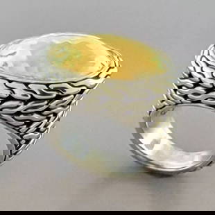 JOHN HARDY 22K GOLD STERLING SILVER LADIES OVAL HAMMERED RING: JOHN HARDY 22K GOLD AND STERLING SILVER RING Ring is a size 6 Ring head measures 0.94" x 0.61" on top John Hardy 22K yellow gold and sterling silver hammered ring Pre-owned in good condition, please r