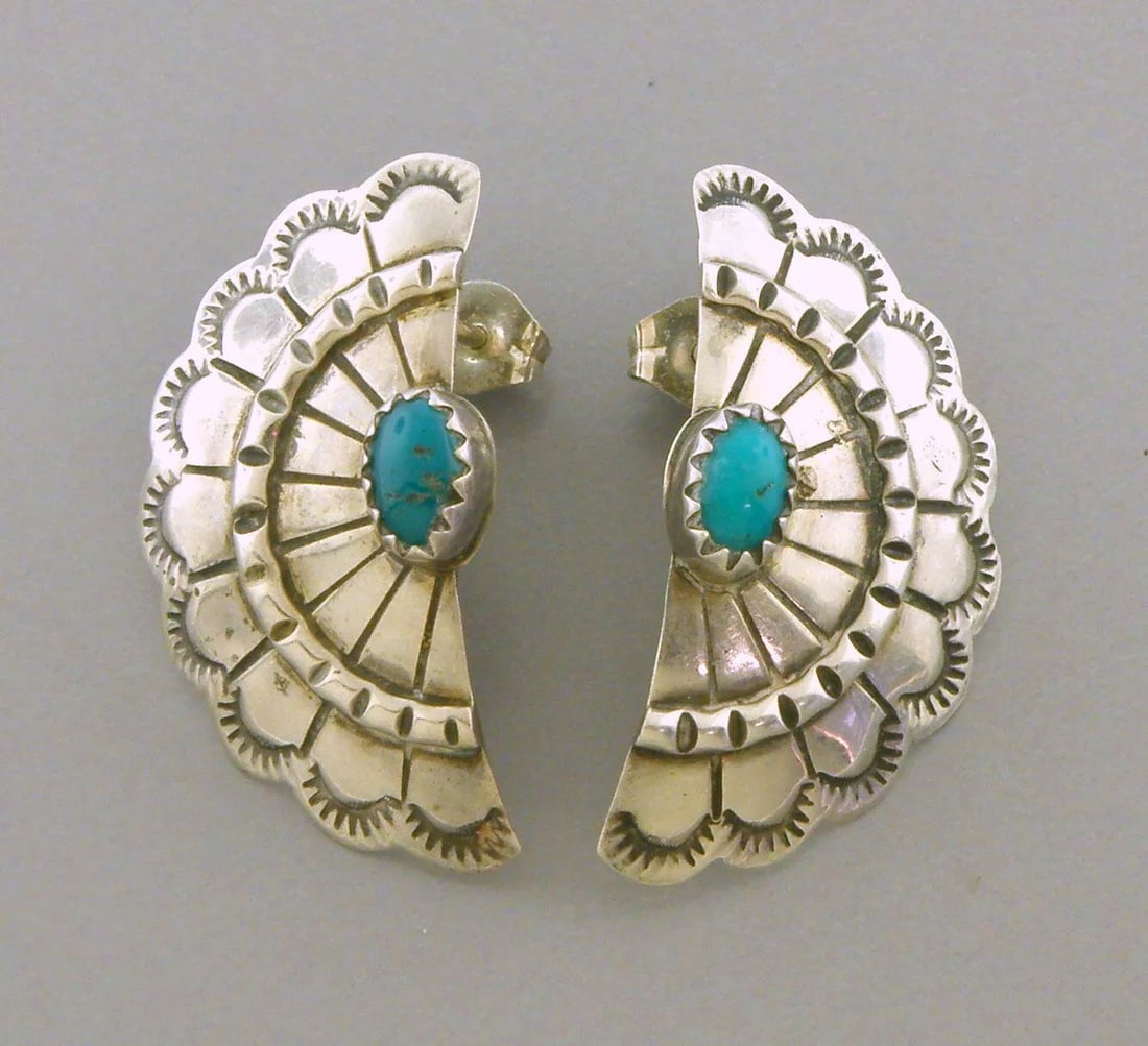 VINTAGE SOUTHWESTERN STERLING SILVER TURQUOISE FAN EARRINGS (1 of 2)