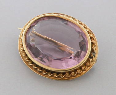 VINTAGE 14K YELLOW GOLD LARGE AMETHYST BROOCH PIN: VINTAGE 14K YELLOW GOLD BROOCH PIN Brooch / Pendant measures 0.90" H x 1.09" W 14k Yellow gold purple amethyst brooch Vintage, Pre-owned, in good condition, minor wear due to age, please refer to pics