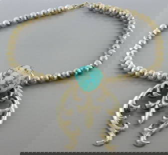 VINTAGE EARLY NAVAJO STERLING SILVER LARGE CARICO LAKE TURQUOISE NECKLACE: VINTAGE TURQUOISE STERLING SILVER NECKLACE Vintage Navajo sterling silver Carico lake Turquoise necklace Measures 16.5" Long Pendant measures 2.89" H x 2.12" W Turquoise measure 1.05" H x 0.95" W Vint