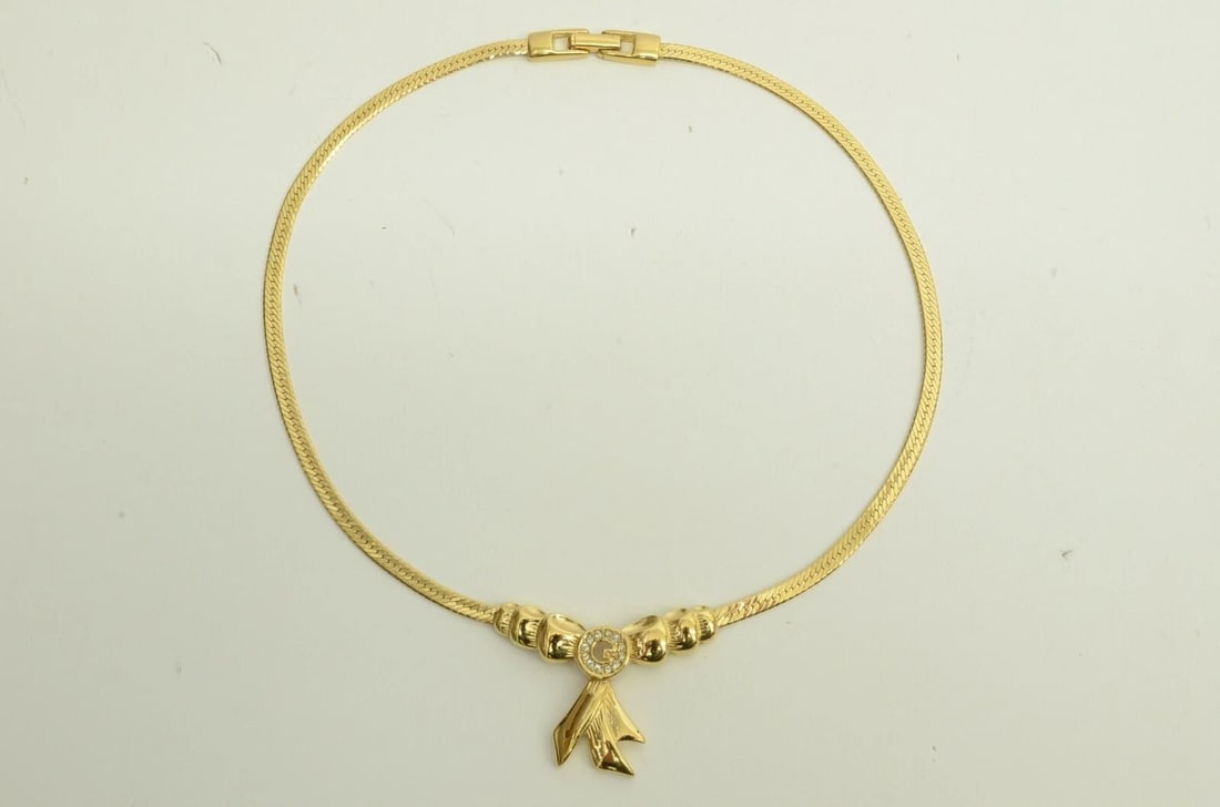 AUTHENTIC GIVENCHY GP RIBBON NECKLACE RHINESTONE LOGO G EMBLEM CHAIN JEWELRY: Authentic Givenchy GP Ribbon Necklace Rhinestone Logo G Emblem Chain Jewelry AUTHENTIC GIVENCHY GP RIBBON NECKLACE RHINESTONE LOGO G EMBLEM CHAIN JEWELRY Givenchy Vintage Serpentine Chain Necklace Jew