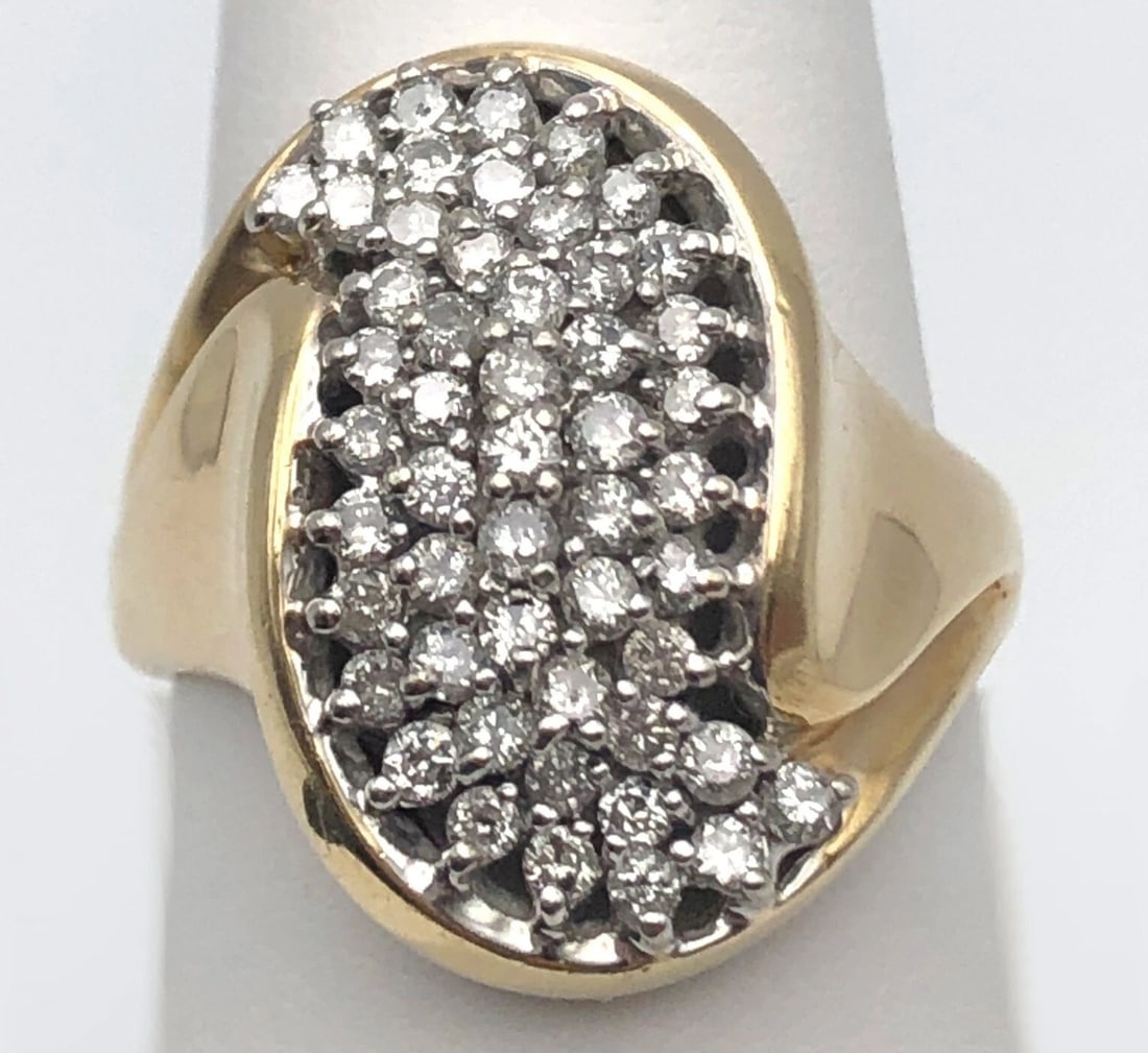 10K GOLD DIAMOND CLUSTER RING WITH 1.0CTW DIAMONDS   SIZE: 9.5 (1 of 2)