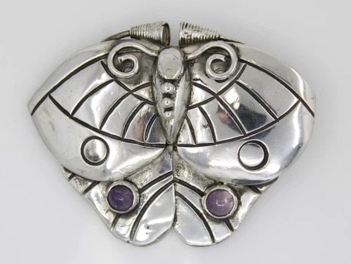 WILLIAM SPRATLING AMETHYST BUTTERFLY MOTH BROOCH 32.3 GRAMS: WILLIAM SPRATLING AMETHYST BUTTERFLY MOTH BROOCH 32.3 GRAMS WILLIAM SPRATLING AMETHYST BUTTERFLY MOTH BROOCH 32.3 GRAMS Description William Spratling Amethyst Butterfly Moth Brooch Brooch/Pin is in go