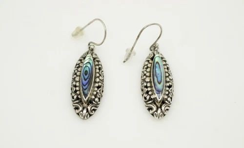 SAMUEL B STERLING SILVER ABALONE DANGLE DROP EARRINGS: SAMUEL B STERLING SILVER ABALONE DANGLE DROP EARRINGS Description Samuel B Sterling Silver Abalone Dangle Drop Earrings The earrings are in good condition. May show signs of wear and/or tear. Item has
