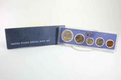 1966 US MINT 5 COIN - SPECIAL MINT SET - IN PLASTIC CASE & BLUE BOX - 40% SILVER (1 of 1)