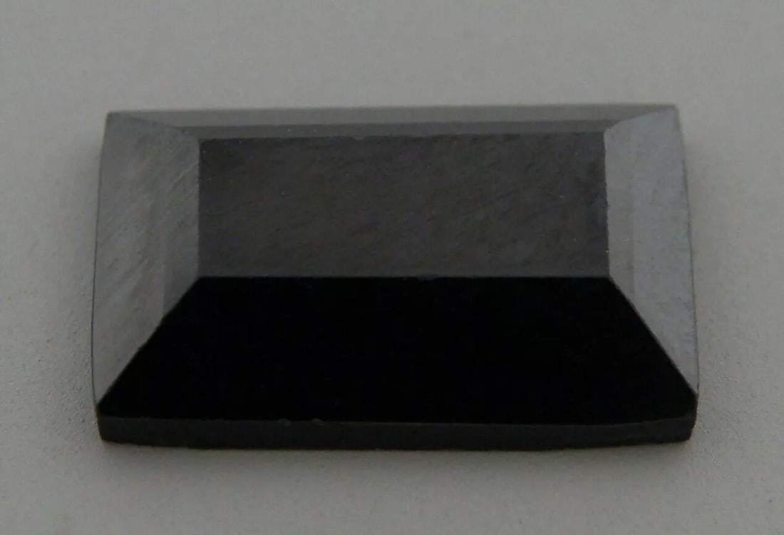 3.50ct EXCELLENT BAGUETTE CUT NATURAL JET BLACK SPINEL: 3.50ct EXCELLENT BAGUETTE CUT NATURAL JET BLACK SPINEL LOOSE NATURAL BLACK SPINEL Sale is for a single stone 3.50ct Spinel measures 11.6x8x2.5mm Natural loose black spinel New