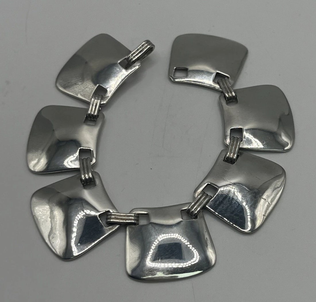 HECTOR AGUILAR SQUARE SHIELD 7" BRACELET 24.8 GRAMS (1 of 2)
