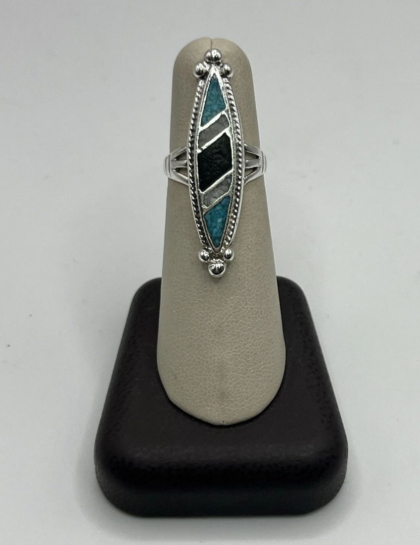 TOWERING VINTAGE NATIVE AMERICAN RING NAVAJO TURQUOISE ABALONE STERLING SILVER: TOWERING VINTAGE NATIVE AMERICAN RING NAVAJO TURQUOISE ABALONE STERLING SILVER TOWERING VINTAGE NATIVE AMERICAN RING NAVAJO TURQUOISE ABALONE STERLING SILVER This Native American ring is a rare vintag